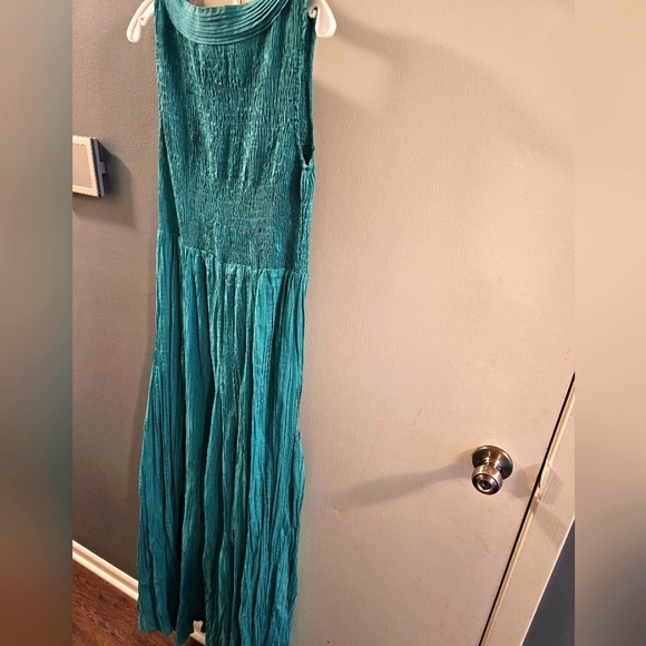 Soft Surroundings Delphine Crinkle Smocked Maxi Dress Tall Medium - Picture 2 of 5